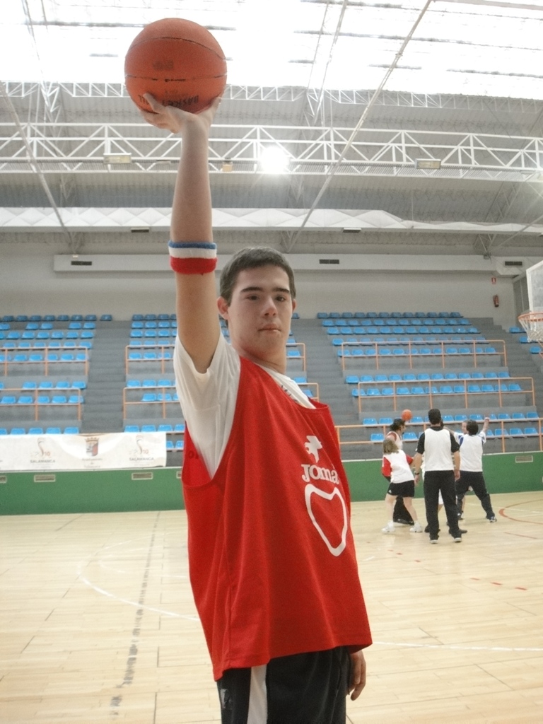 José Ramón en la actividad de baloncesto